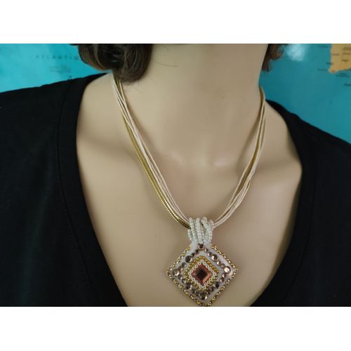 Collier Fantaisie Écru Avec Strass
