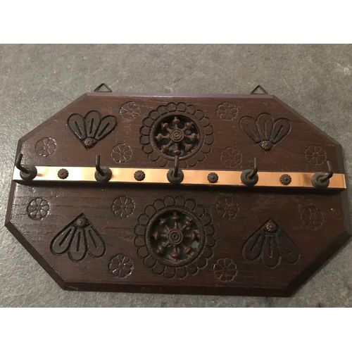 Très jolie ancien support en bois décoration bretonne pour mettre les clées 26cm*15cm