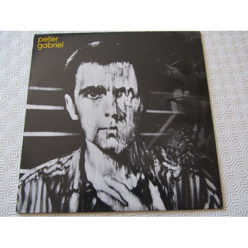 Peter Gabriel : Intruder - No Self Control - Start - I Don't Remember - Family Snapshot - And Through The Wire - Games Without Frontiers - Not One Of Us - Lead A Normal Life - Biko