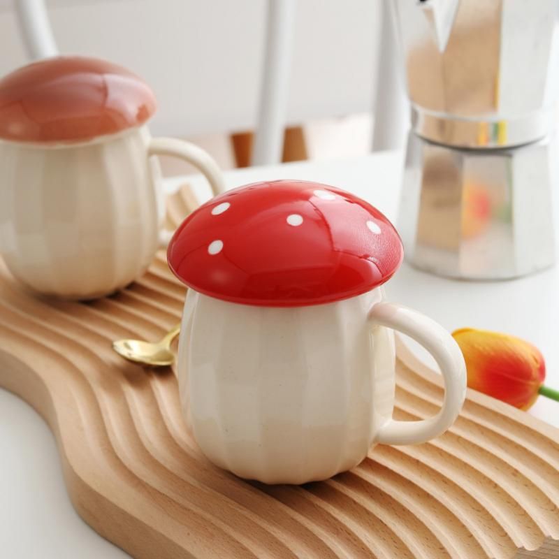 Tasse à café en céramique avec couvercle, champignon mignon