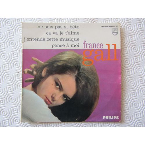Ne Sois Pas Si Bête - Ca Va Je T'aime - J'entends Cette Musique - Pense À Moi