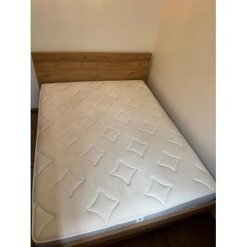 Matelas Simmons 160x200 Comme Neuf