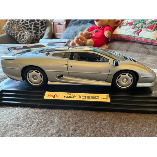 Jaguar Xj220 1/12-Maisto