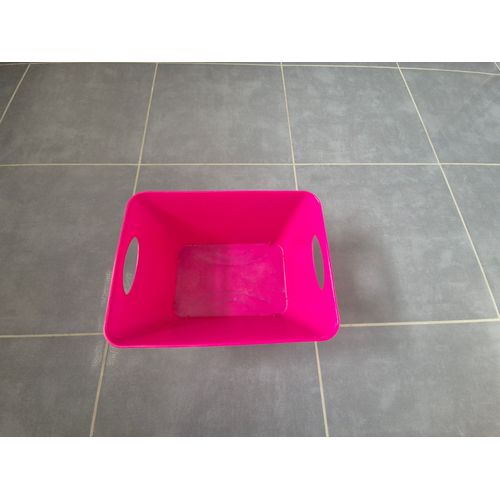 1 boite de rangement rose fushia en plastique