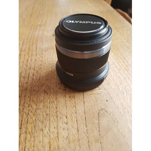 Vends objectif Olympus M.ZUIKO Digital ED 45 mm pour Micro 4/3