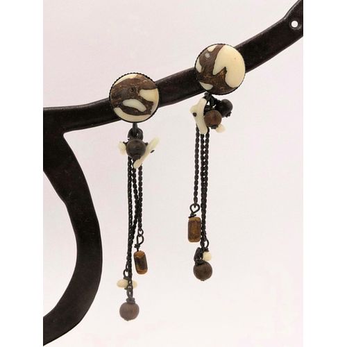 Paire De Boucles D'oreilles Pendantes À Clou Marron Et Blanc
