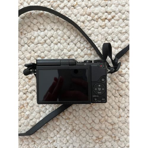 Panasonic lumix DC-GX800 hybride 16 mpix + Objectif Panasonic lumix g vario 12-32 mm