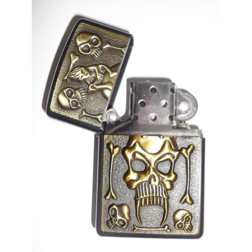 Briquet Tempête À Essence (Réplique De Zippo) - Crane Vampire / Squelette - En Relief