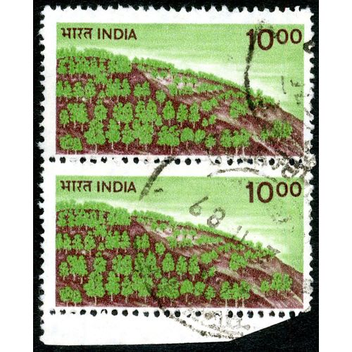 Deux Timbres Oblitérés India, 10.00