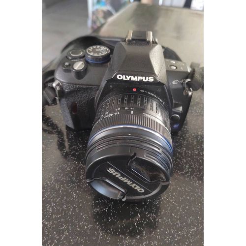 OLYMPUS E-450 10 mpix + Objectifs