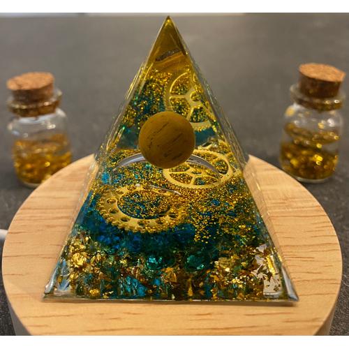 Pyramide Orgonite avec arbre de vie,pierre de guérison d'énergie, ornement de décoration de maison,méditation générateur d'énergie,pyramide de cristal