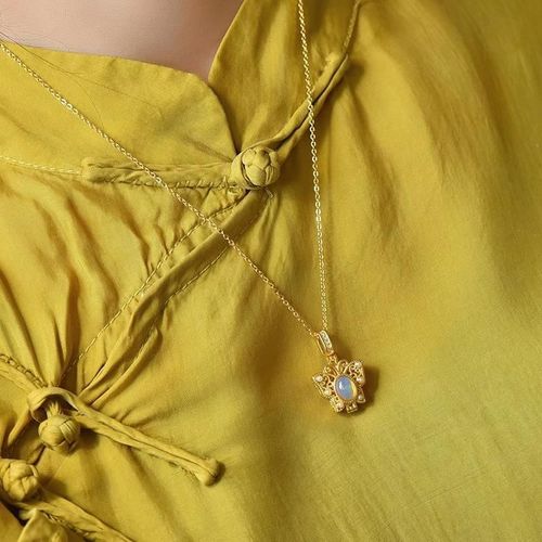 Collier Pendentif Papillon Creux En Pierre De Lune Pour Femmes, Bijou Artisanal En Or Antique De Style Chinois, Breloque En Argent