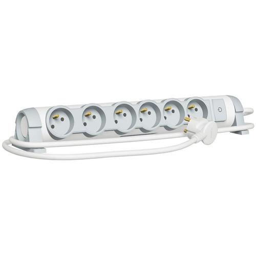 C2G Multi-Outlet Extension for Comfort - Coupe-circuit - CA 230 V - 3500 Watt - entrée : alimentation - connecteurs de sortie : 6 (3 pôles (France/Belgique)) - 3 m cordon - blanc