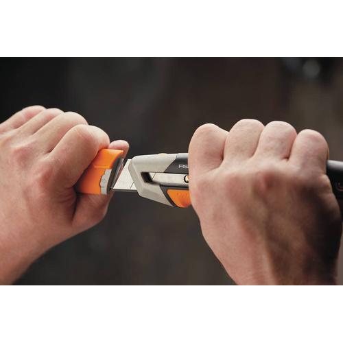 Cutter FISKARS - CarbonMax - Lames sécables - 25mm