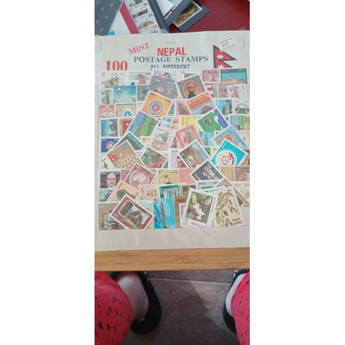 100 Timbres Népal Sous Blister