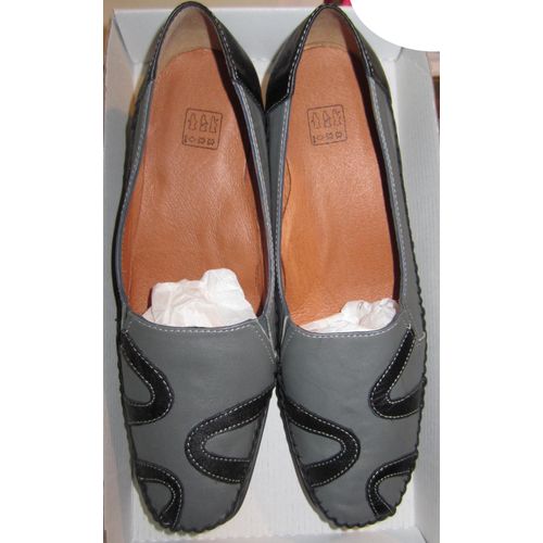 Chaussures Mocassins Cuir Doublés Cuir Taille 39 Noir Et Gris Antidérapantes Neuves Talon 4,7cm
