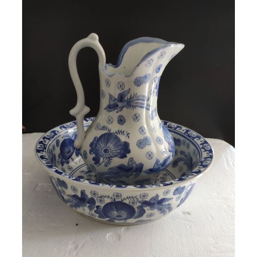 Broc et vasque de toilette