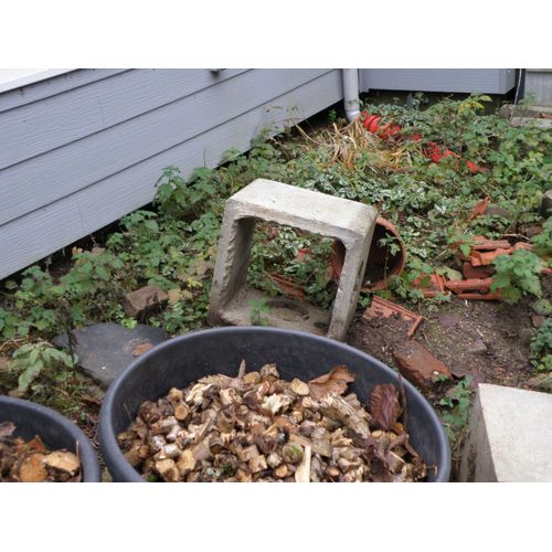 Vends réhauuse regard ciment ht 31 cms 45 cms de cotés