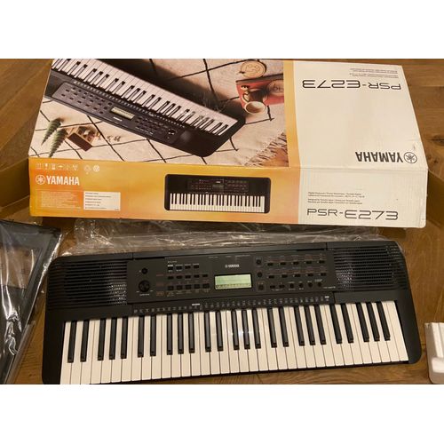 Piano Yamaha Psr-E273