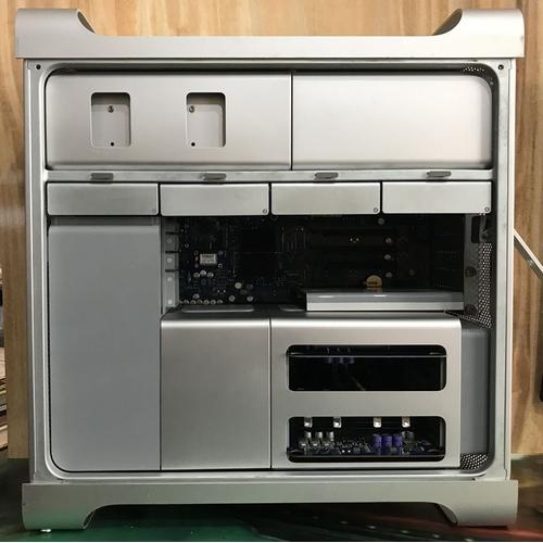 Apple Mac Pro début 2008 Quad-Core Intel Xeon - 2.8 Ghz - Ram 8 Go - DD 640 Go