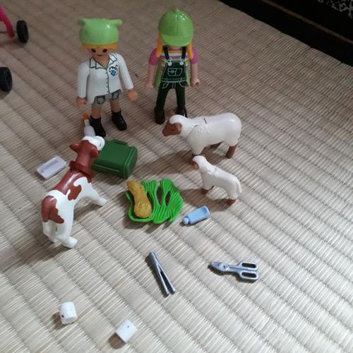 Playmobil 2 Femmes Vétérinaire, Fermière, Biberons, Mallette De Soin, 2 Moutons