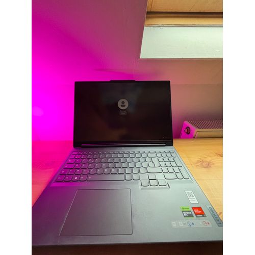 Lenovo Slim 5 - 15" AMD Ryzen 7 - Ram 16 Go - DD 250 Go