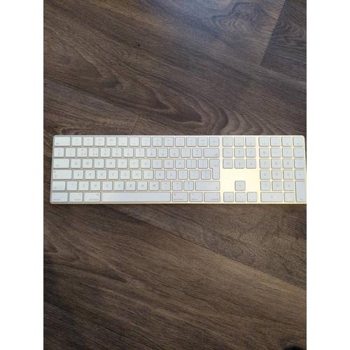 Keyboard , clavier apple uk a1843, magic keyboard avec pave numérique.