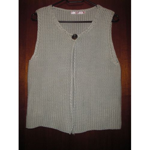 Gilet Sans Manches De Marque Girls Collection, Taille 16 Ans, Coloris Beige, 100% Coton, Fermeture 1 Bouton Au Col,Longueur 54 Cm, Largeur Épaules 35 Cm.