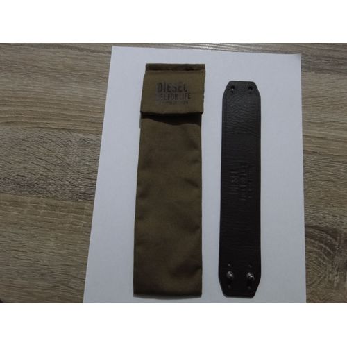 Tour De Poignet Marron, Fermeture Par Deux Rivets En Imitation Cuir.