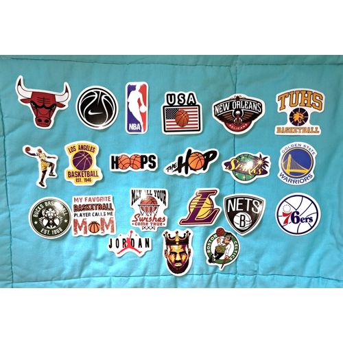 Enorme Lot De 19 Autocollants Repositionnables Basketball Stickers Nike Jordan Nba Celtics Lakers Bucks Nets 76ers Golden State Warriors Sparks Los Angeles Tuhs New Orleans Pelicans Usa Drapeau