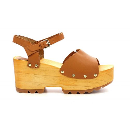 Kick Wedge Wise