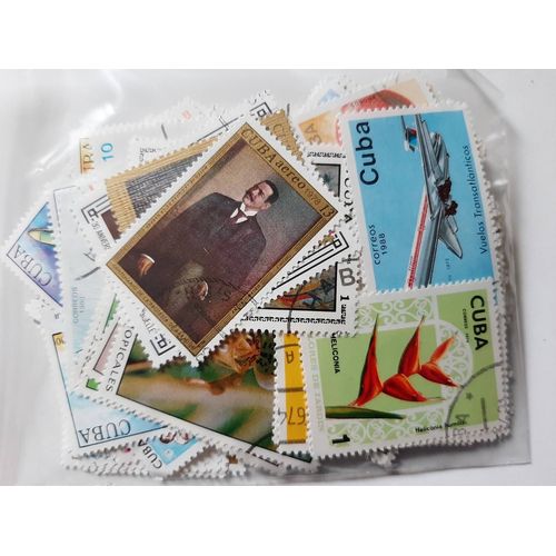 Lot De 180 Timbres Cuba.