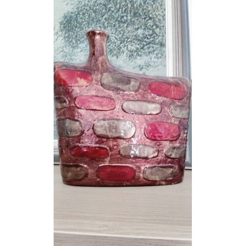 Vase peint en céramique, création. Hauteur 28 cm et largeur 28 cm.