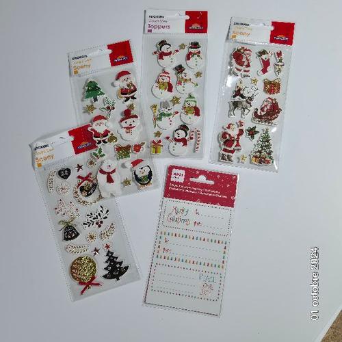 Lot De Gommettes Stickers Sur Le Thème De Noël, Père Noël, Sapin, Traîneau, Et Des Étiquettes Cadeaux