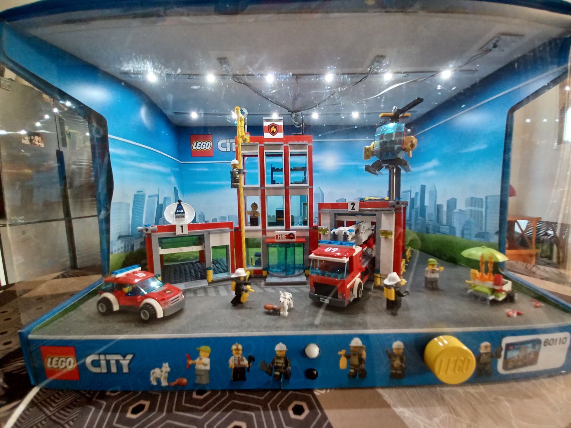 Vitrine Lego City Carserne De Pompier 60110 Eteclairer