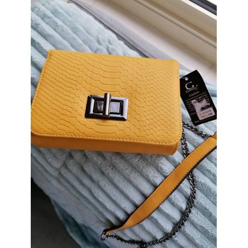 Petite sac à main moutarde. 