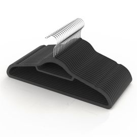 Intirilife Cintres 20x NOIR VELOURS en plastique peu encombrants avec crochets en acier inoxydable pouvant pivoter à 360 degrés et porte-cravates - cintres de vestiaire et pour costumes