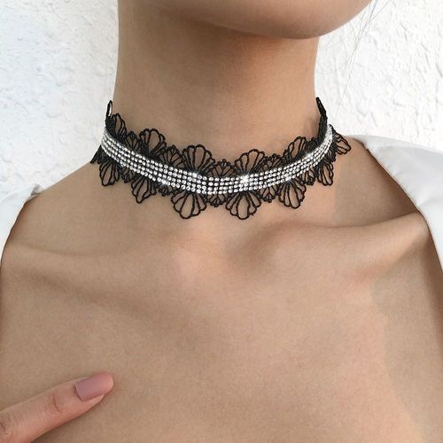 Collier Court En Dentelle Noire