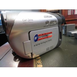 Caméra Sony Handycam 105D avec 2 batteries grande capacité