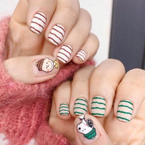 ?72 Pièces Faux Ongles?Snoopy Dessin Animé Crayon Frappé Couleur Gommage Porter Manucure Faux Ongles Ongle Patch Ongles Manucure Fini Détachable 