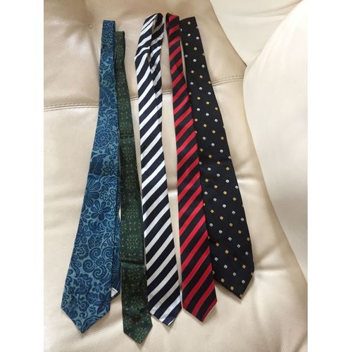 Lot De 5 Cravates De Marque Dont 2 En Soie