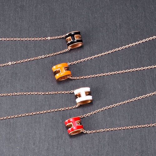 Bijoux Femme Lettre Tridimensionnelle Émail Collier De Clavicule Collier De Rose En Forme De Femme