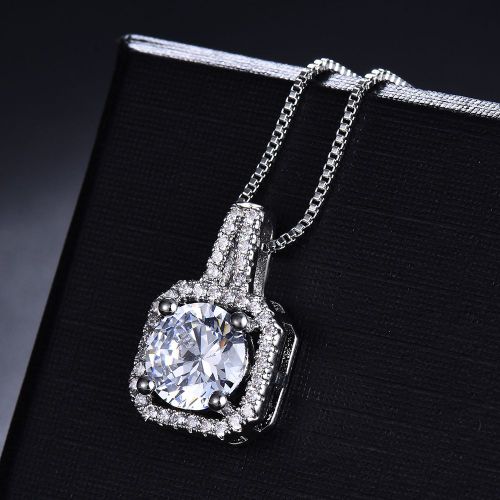Collier Pendentif En Zircon Diamant Carré Pour Femmes
