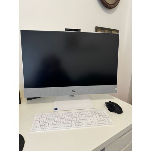 HP All-in-One 27-cr1000nf tout en un 27" Intel Core Ultra 7 - Ram 16 Go - SSD 1 To Blanc