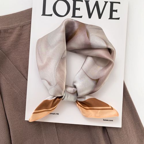 Petit Foulard Carré En Soie Pour Femmes Bandeau Décoratif En Soie De Mûrier Petit Foulard En Soie #Lvg1669