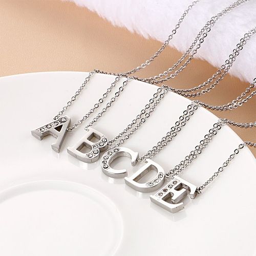26 Majuscules Diamant Anglais Lettres Collier Clavicule Acier Titane Pour Femme Lvn144