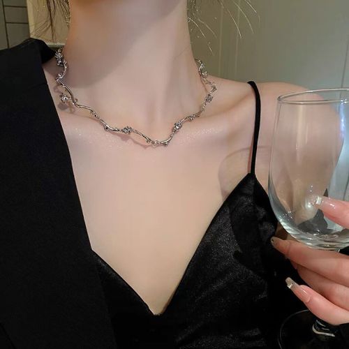 Métal Thorns Rose Collier Chaîne Clavicule Féminine Sweet Cool Collier Lvn643
