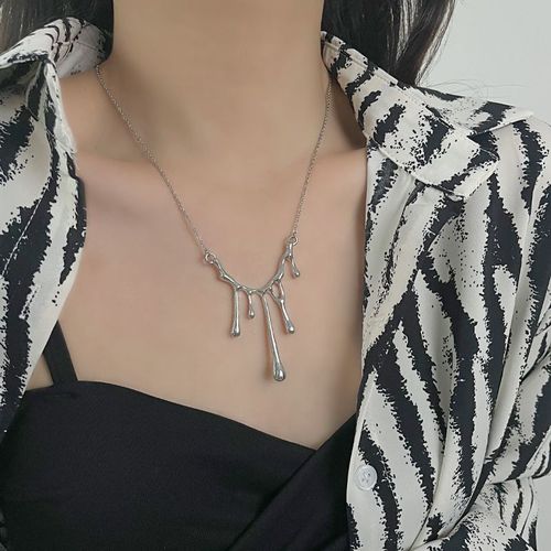 Collier De Lave En Goutte D'eau Pour Femmes En Acier Au Titane Ins Chaîne De Chandail Hip-Hop Pour Hommes À La Mode Lvn1845