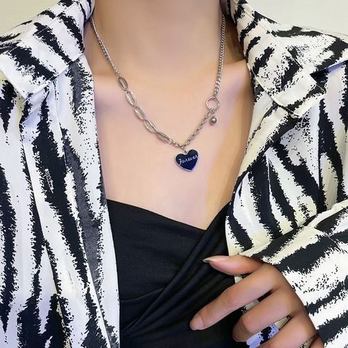 Collier Pendentif Lettre D'amour Noir Acier Titane Femme Ne Se Décolore Pas Dans La Chaîne De Clavicule Chandail Hip-Hop Lvn1840