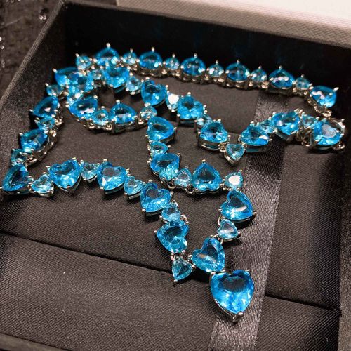 Collier En Diamants Strictement Sélectionnés Incrusté De Topazes Suisses Couleur Bleu Trésor Collier En Forme De Coeur Femmes Lvn4051